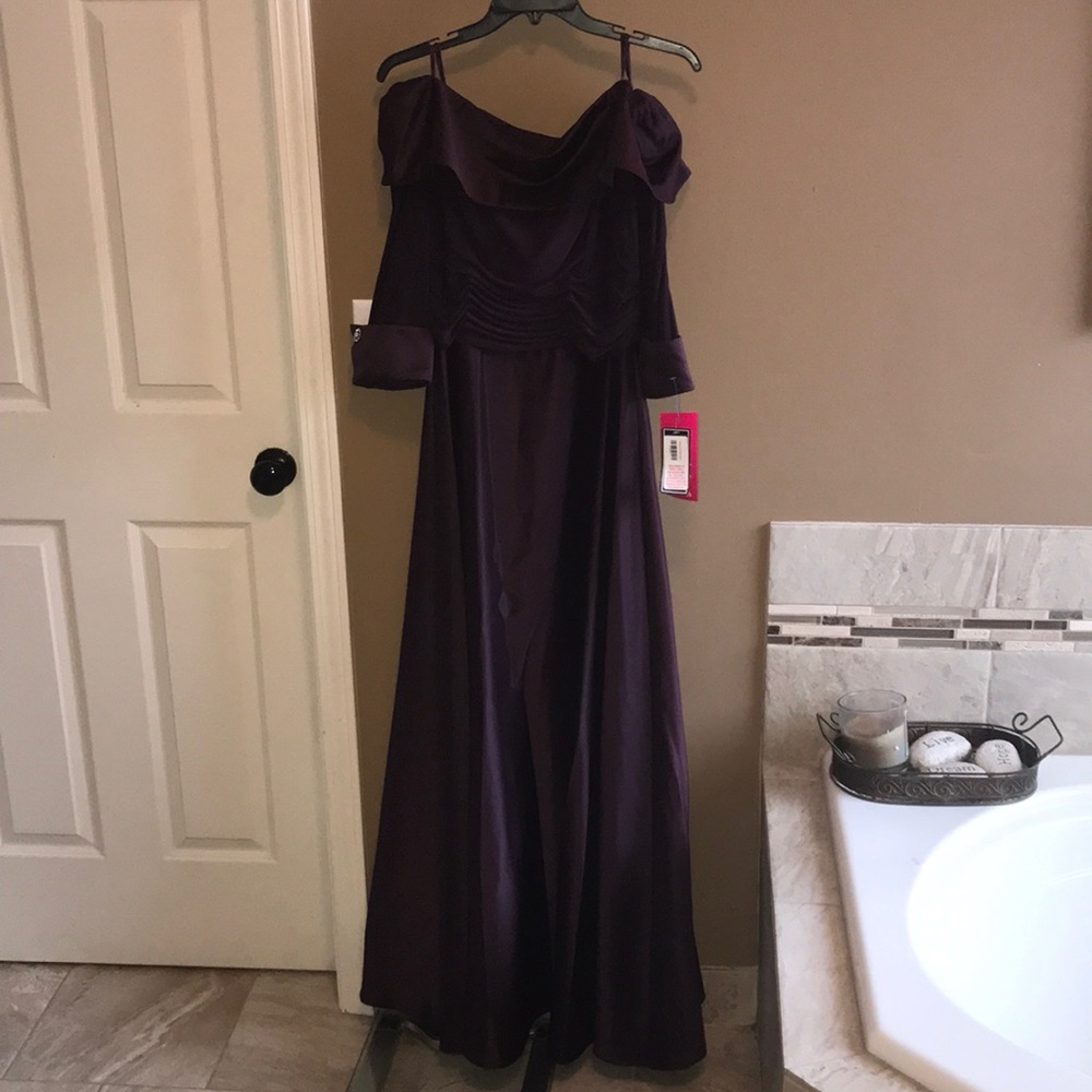 Jessica Howard formal gown
